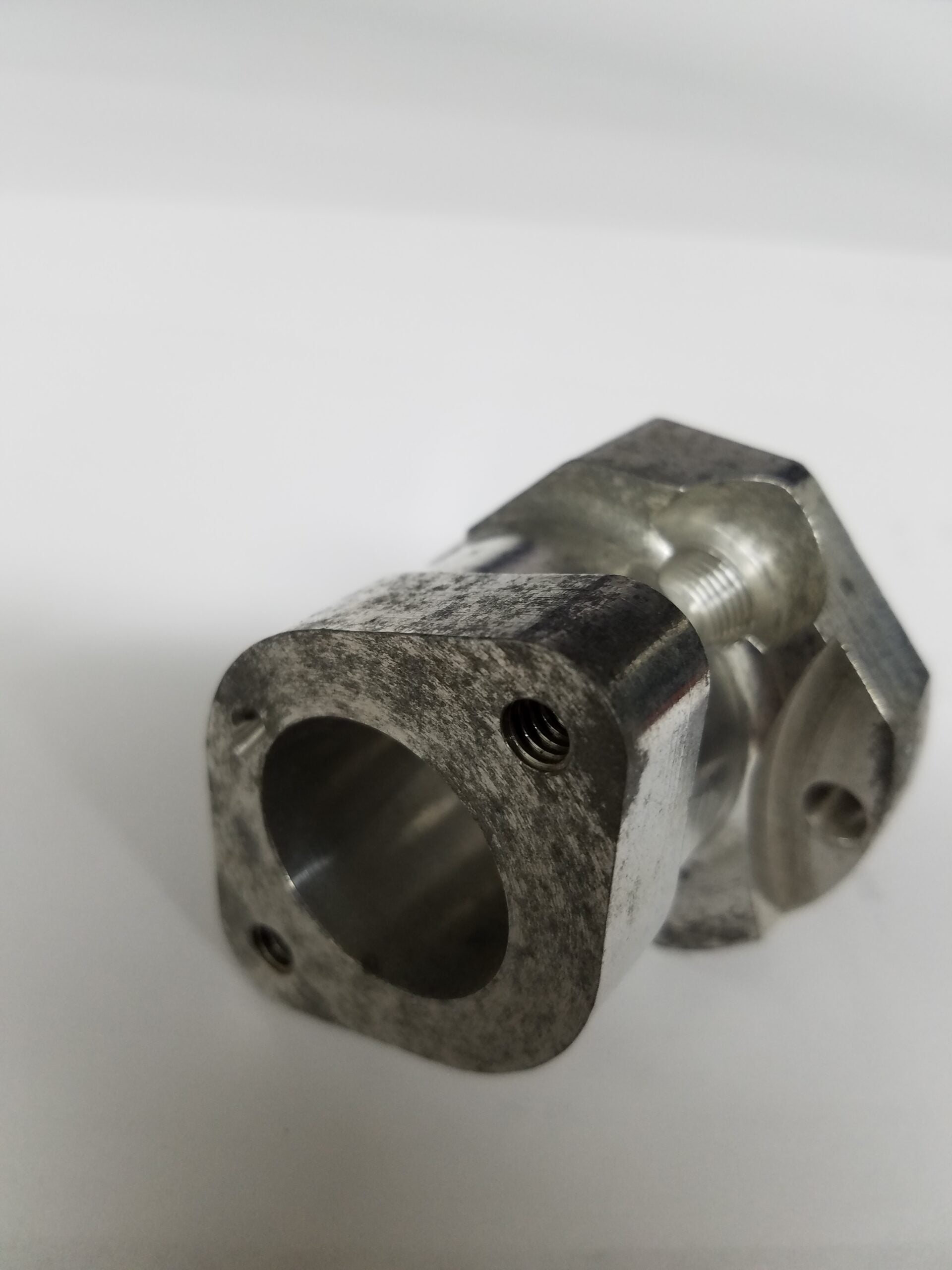 Tillotson Carb Manifold-Silver Flathead/Raptor image 0
